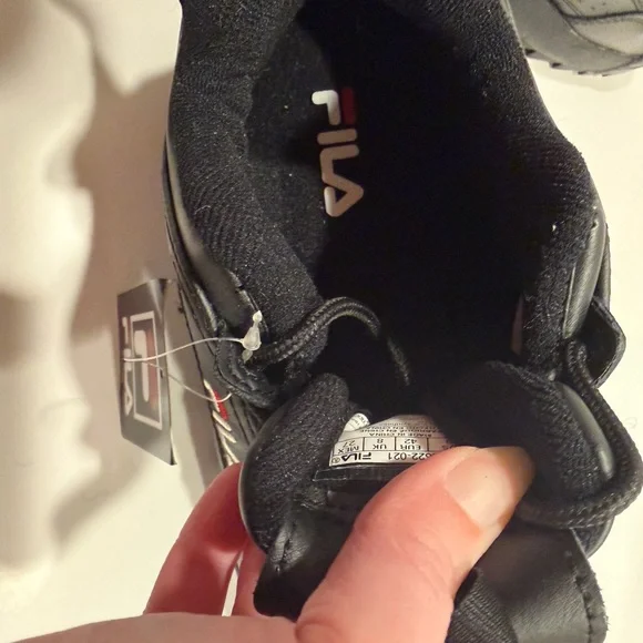 NWT Fila Women’s Black Disruptor Sneakers - Size 9 - Picture 8 of 9